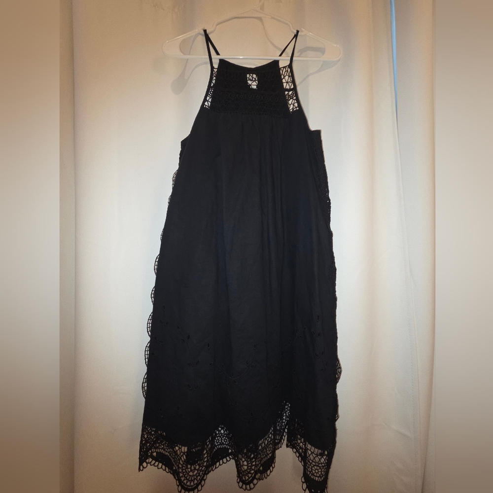 GAP Black Lace-Trimmed Midi Dress